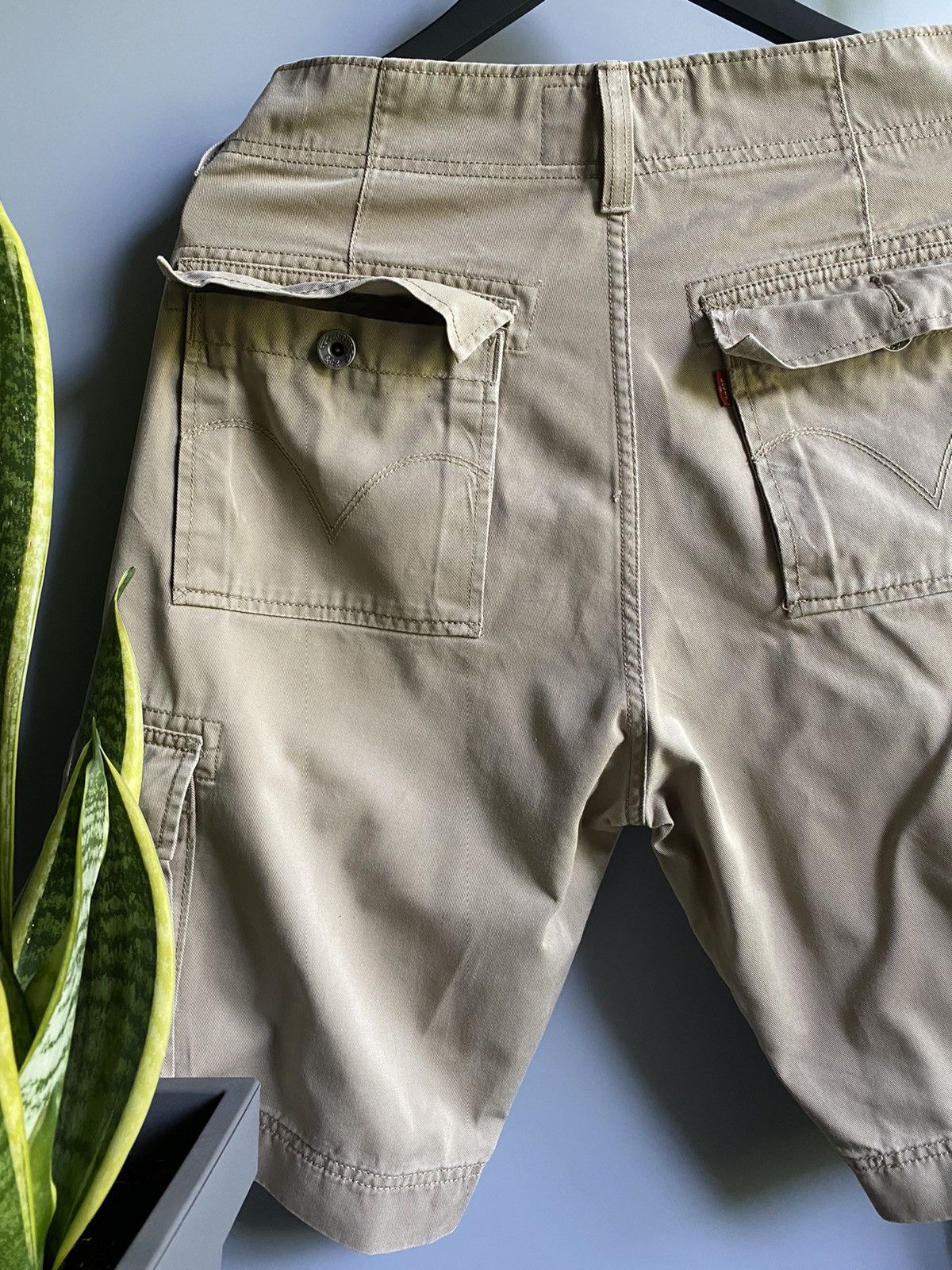 Levi's × Levi's Vintage Clothing × Vintage Vintage Levi’s Cargo Short W30 Size US 30 / EU 46 - 16 Thumbnail
