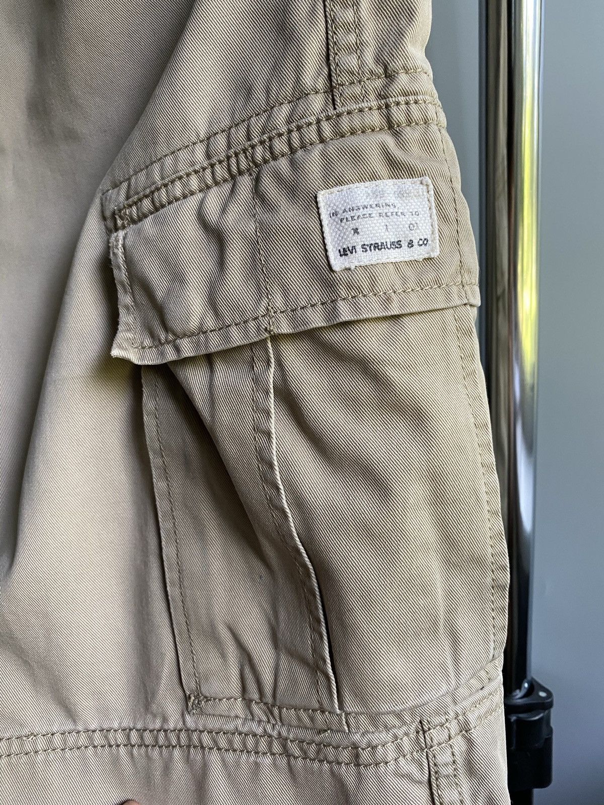 Levi's × Levi's Vintage Clothing × Vintage Vintage Levi’s Cargo Short W30 Size US 30 / EU 46 - 7 Thumbnail