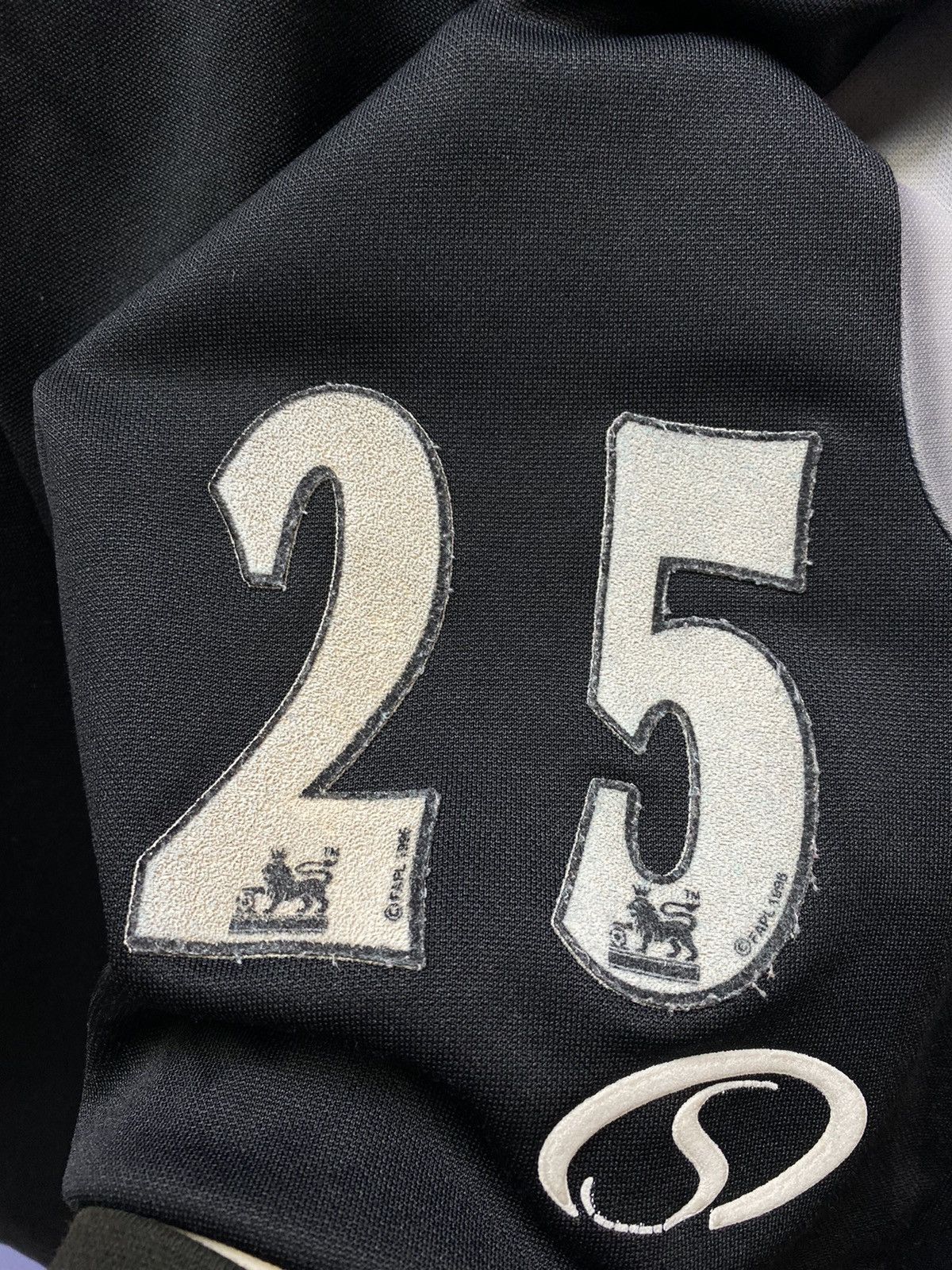 Vintage Vintage Southampton 2003 2005 #25 Goalkeeper Soccer Shorts Size US 36 / EU 52 - 5 Thumbnail