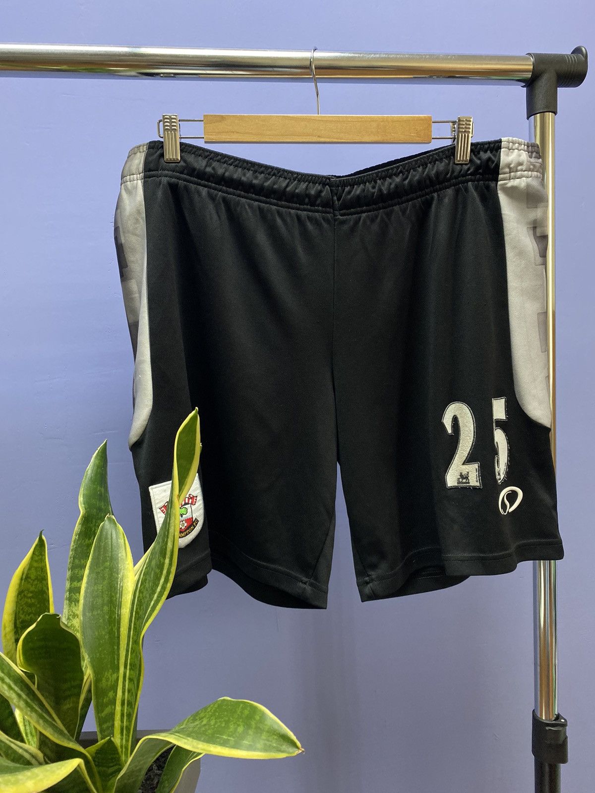 Vintage Vintage Southampton 2003 2005 #25 Goalkeeper Soccer Shorts Size US 36 / EU 52 - 3 Thumbnail