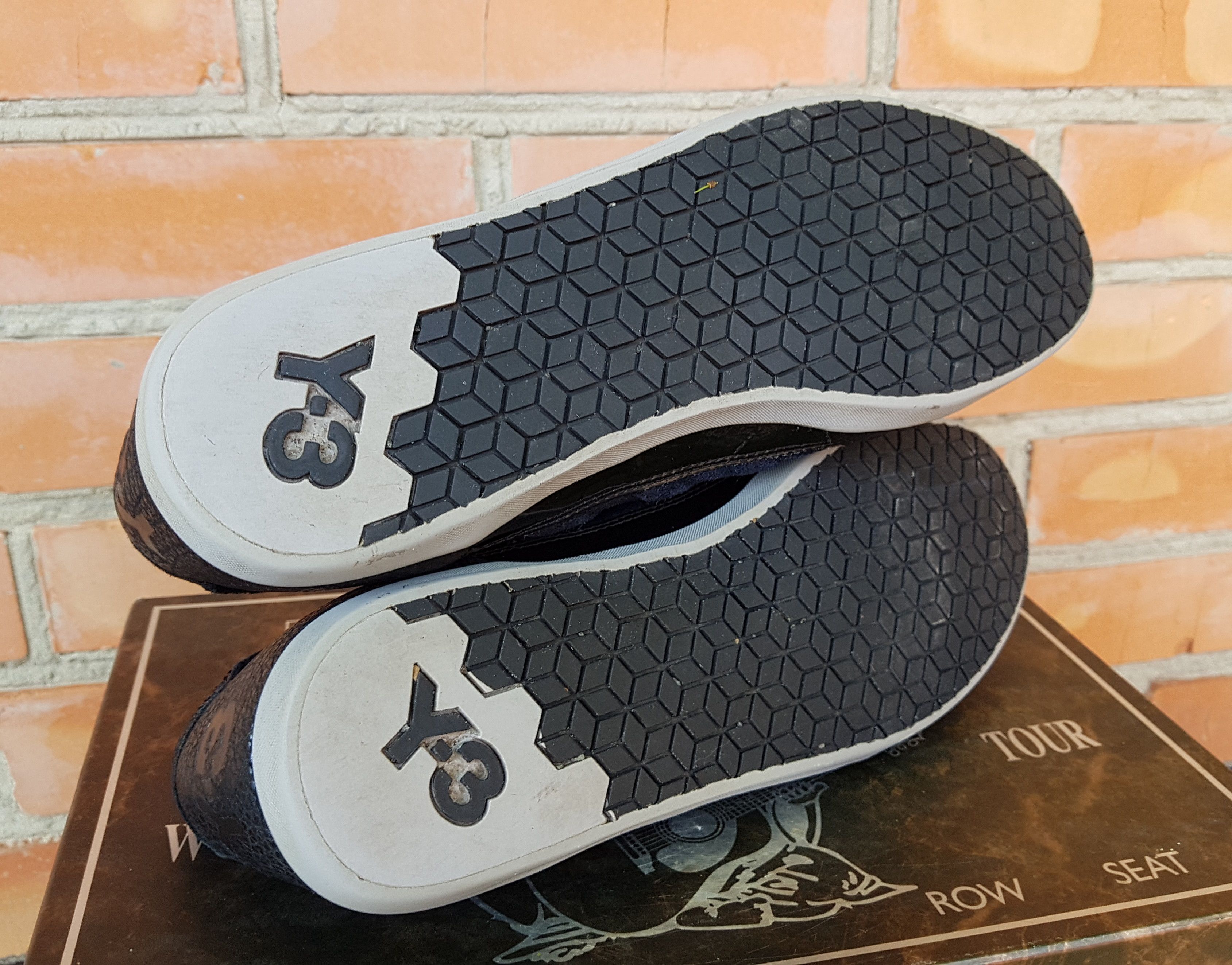 Adidas Adidas x Yohji Yamamoto Y-3 Honja Low Top Suede Sneakers Size US 8.5 / EU 41-42 - 9 Thumbnail