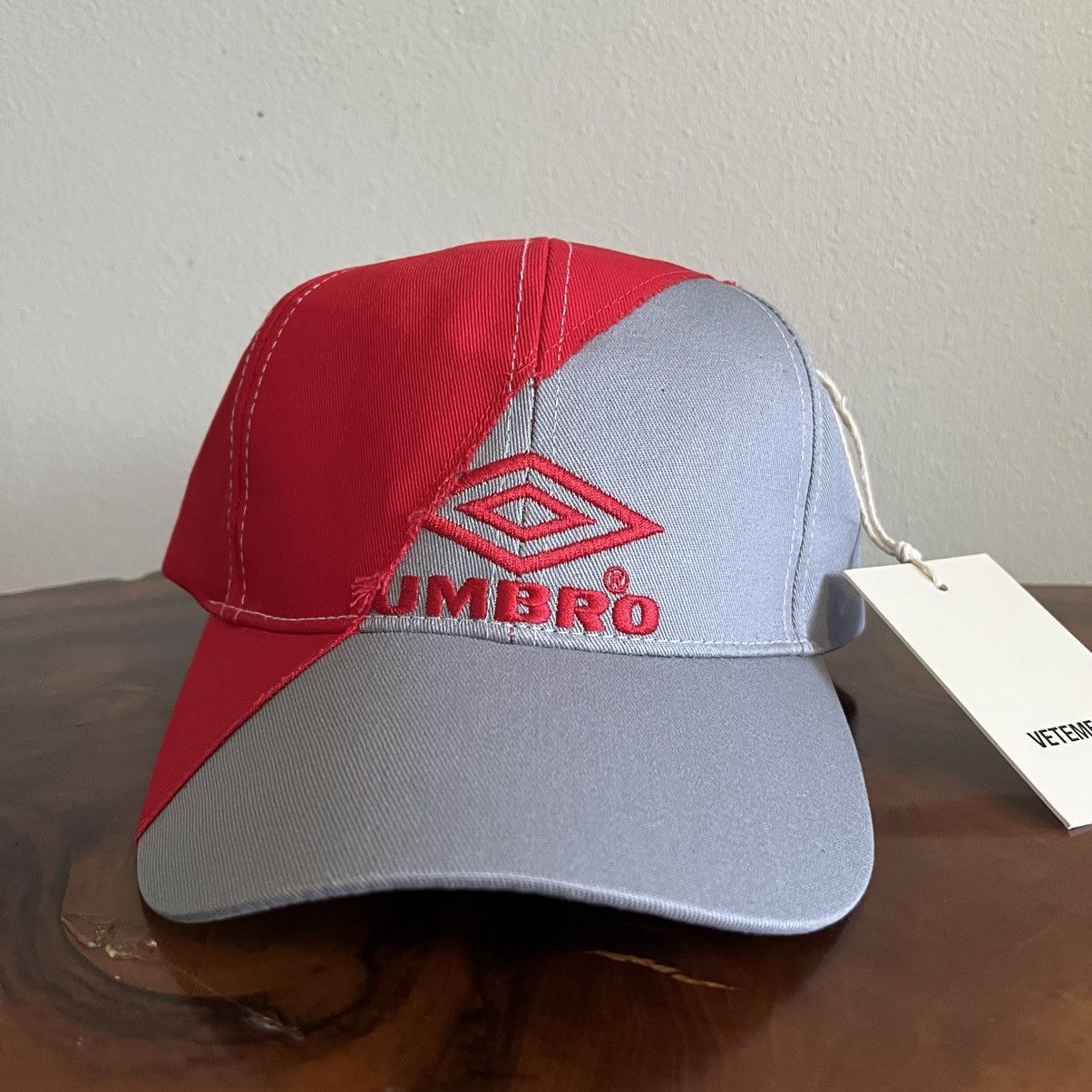 Umbro × Vetements Vetements x Umbro Split Hat Size ONE SIZE - 3 Thumbnail