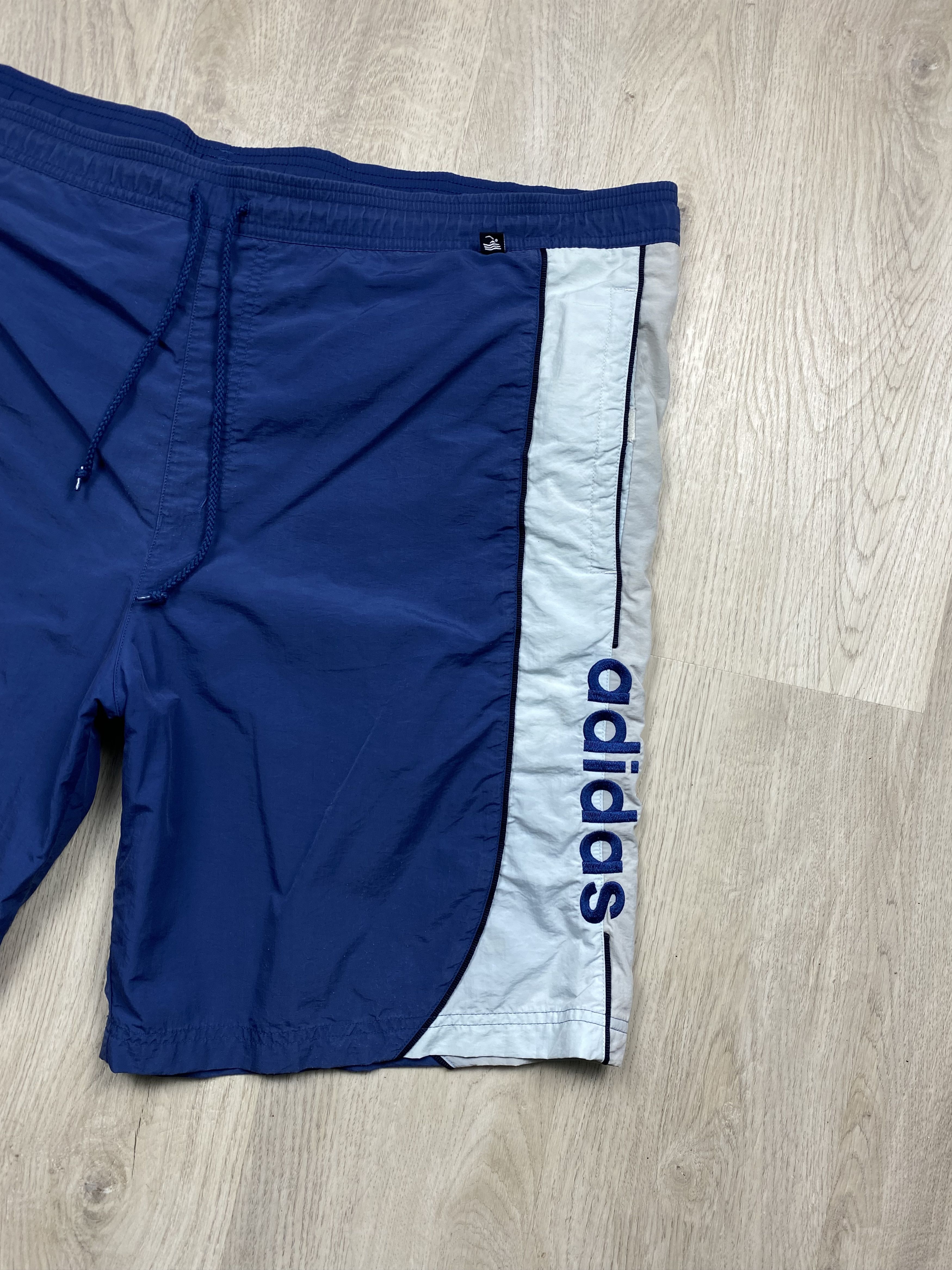 Adidas Vintage Adidas Mens Nylon Shorts Y2K Size US 36 / EU 52 - 2 Thumbnail