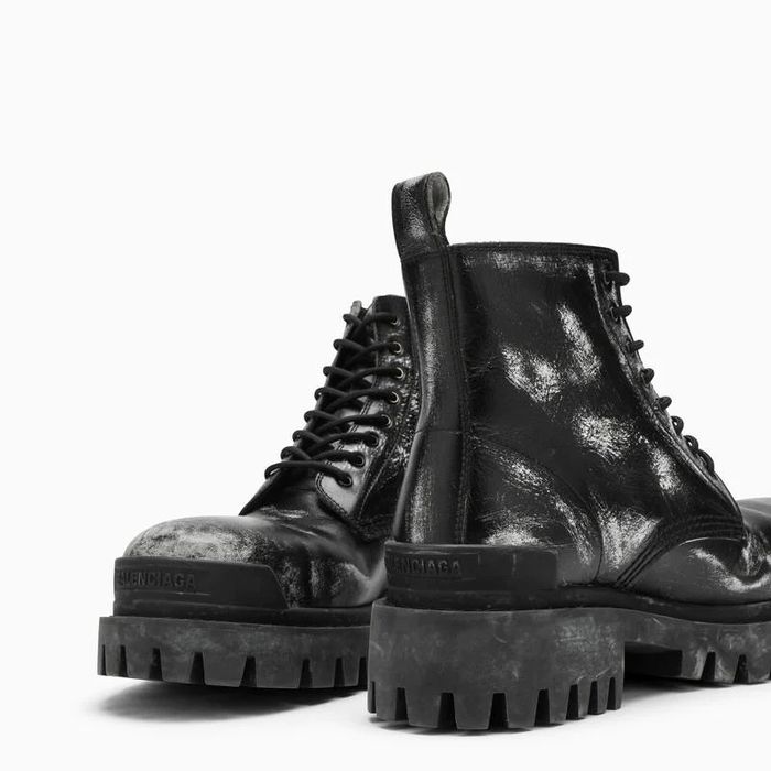 Balenciaga 🔥SUPER RARE🔥Balenciaga Distresse Leather Strike Combat Boots