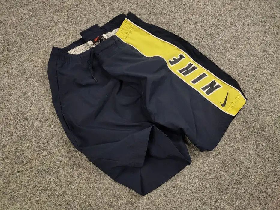 Nike Vintage 90's Nike Shorts Big Logo swoosh casual Streetwear Size US 34 / EU 50 - 3 Thumbnail