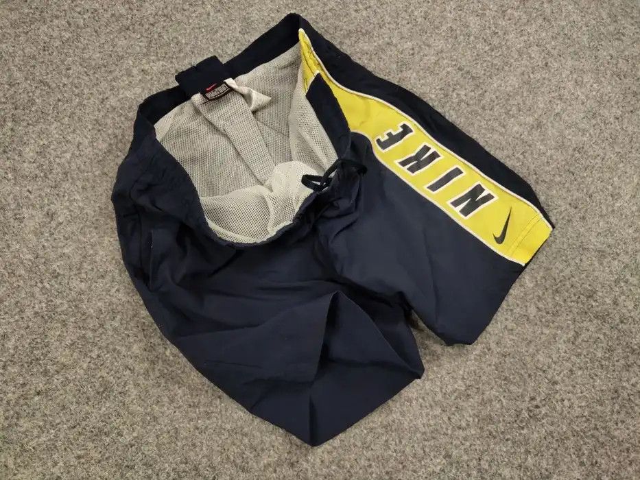 Nike Vintage 90's Nike Shorts Big Logo swoosh casual Streetwear Size US 34 / EU 50 - 4 Thumbnail