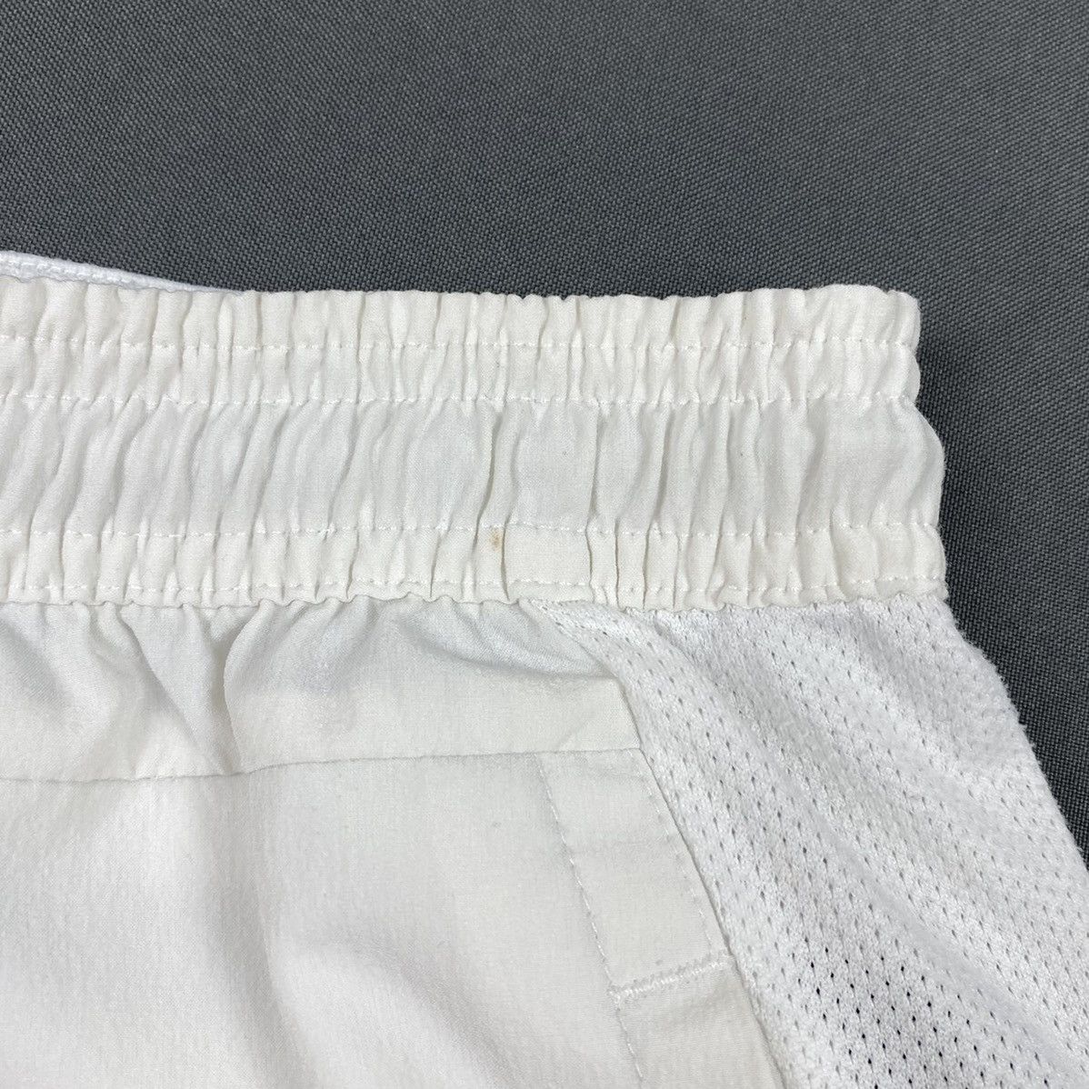 Vintage 2000s Vintage Nike Court Patch Pocket Nylon Tech Shorts Size US 32 / EU 48 - 5 Thumbnail
