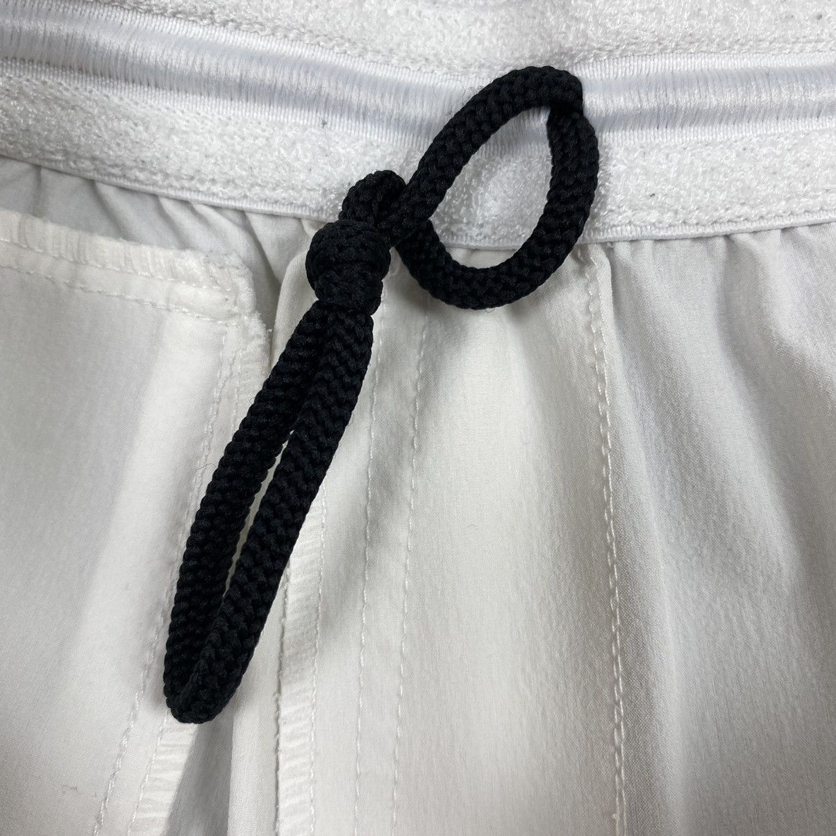 Vintage 2000s Vintage Nike Court Patch Pocket Nylon Tech Shorts Size US 32 / EU 48 - 7 Thumbnail