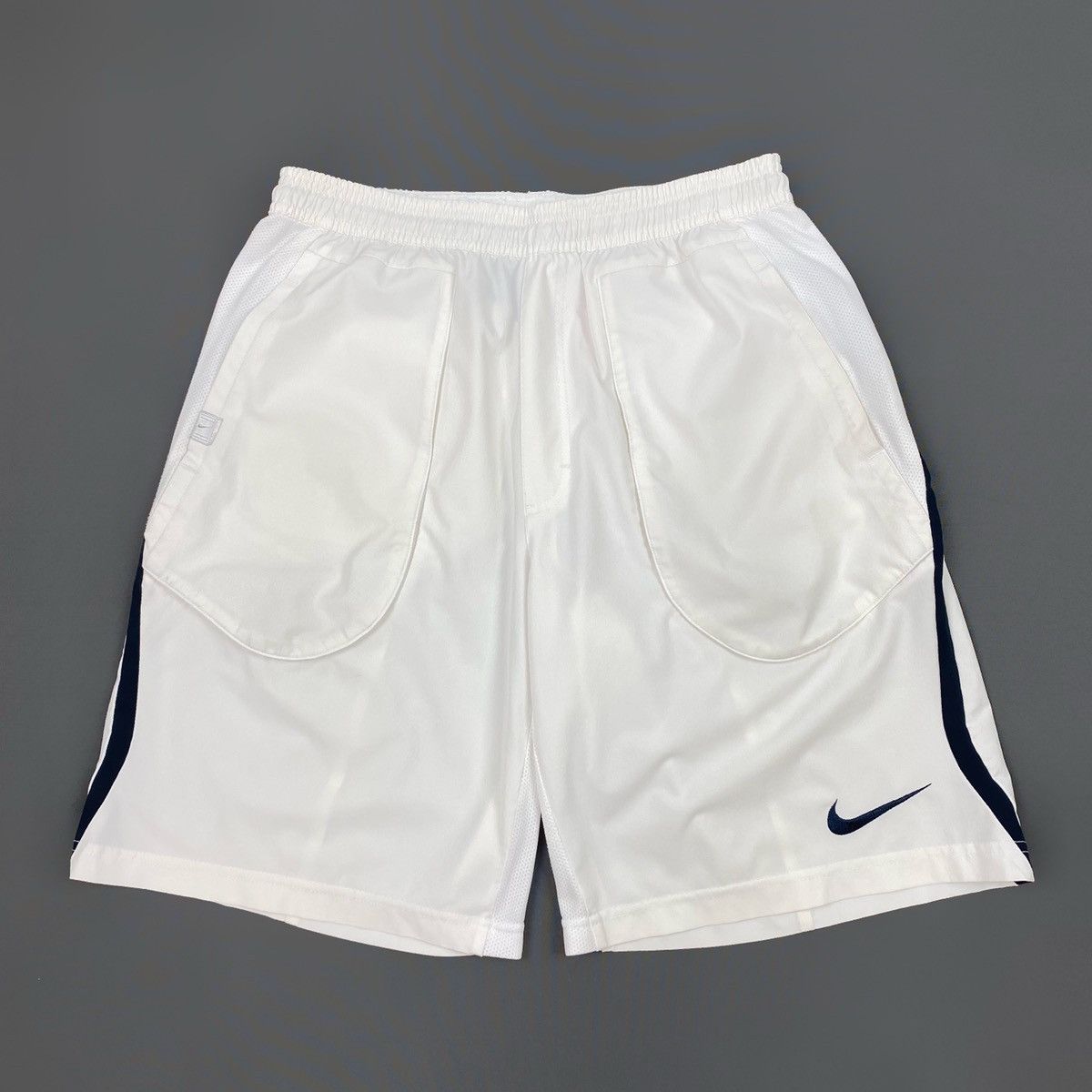 Vintage 2000s Vintage Nike Court Patch Pocket Nylon Tech Shorts Size US 32 / EU 48 - 1 Thumbnail