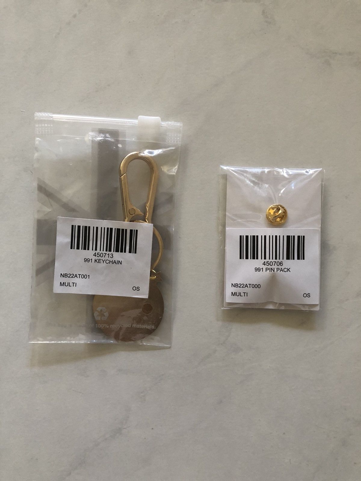 Aime Leon Dore × New Balance Set of 2 ALD / New Balance 991 Keychain and Pin Pack green Size ONE SIZE - 2 Thumbnail