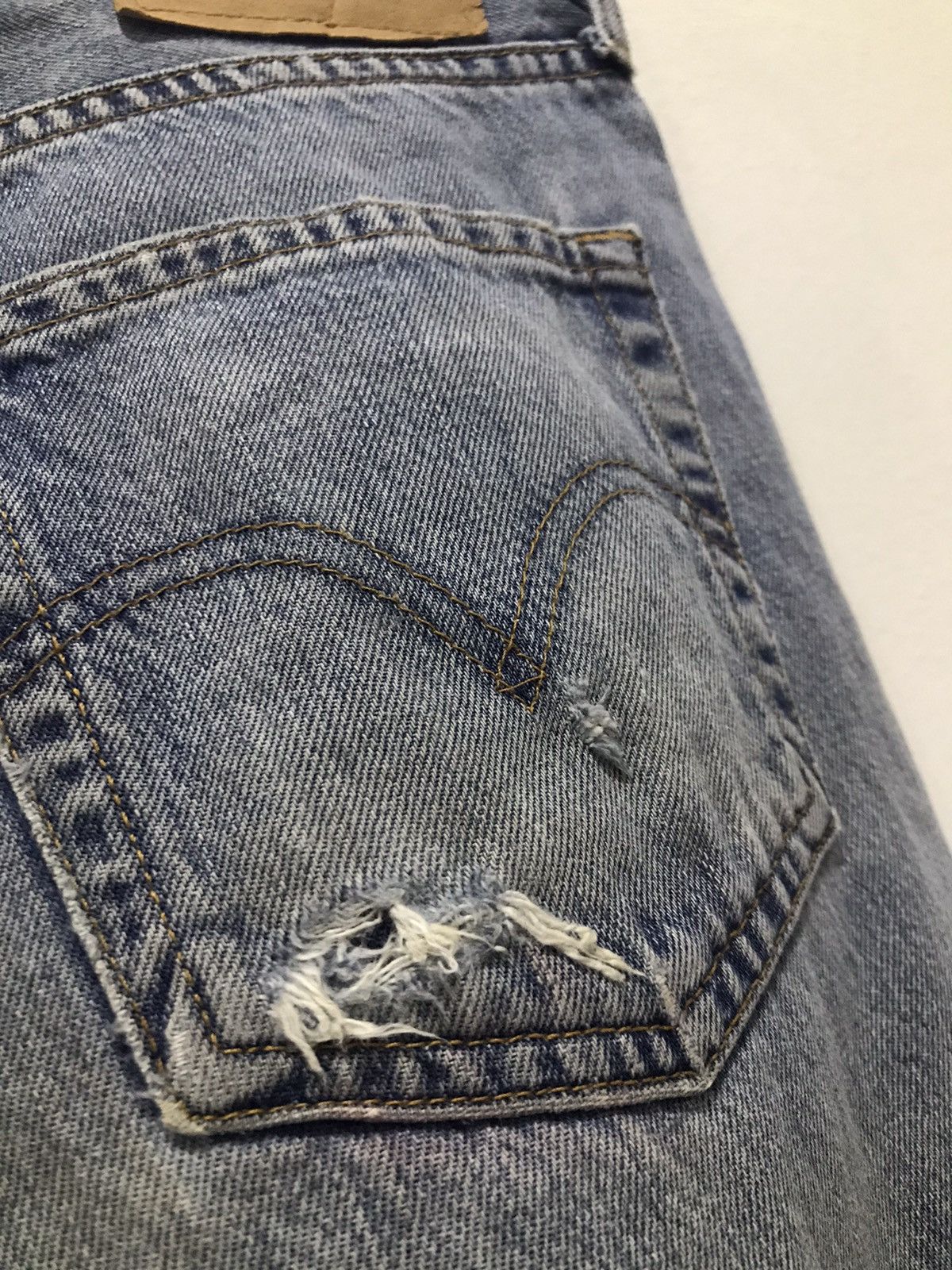 Levi's Vintage Levis Distressed Denim jeans pants Size US 32 / EU 48 - 14 Thumbnail