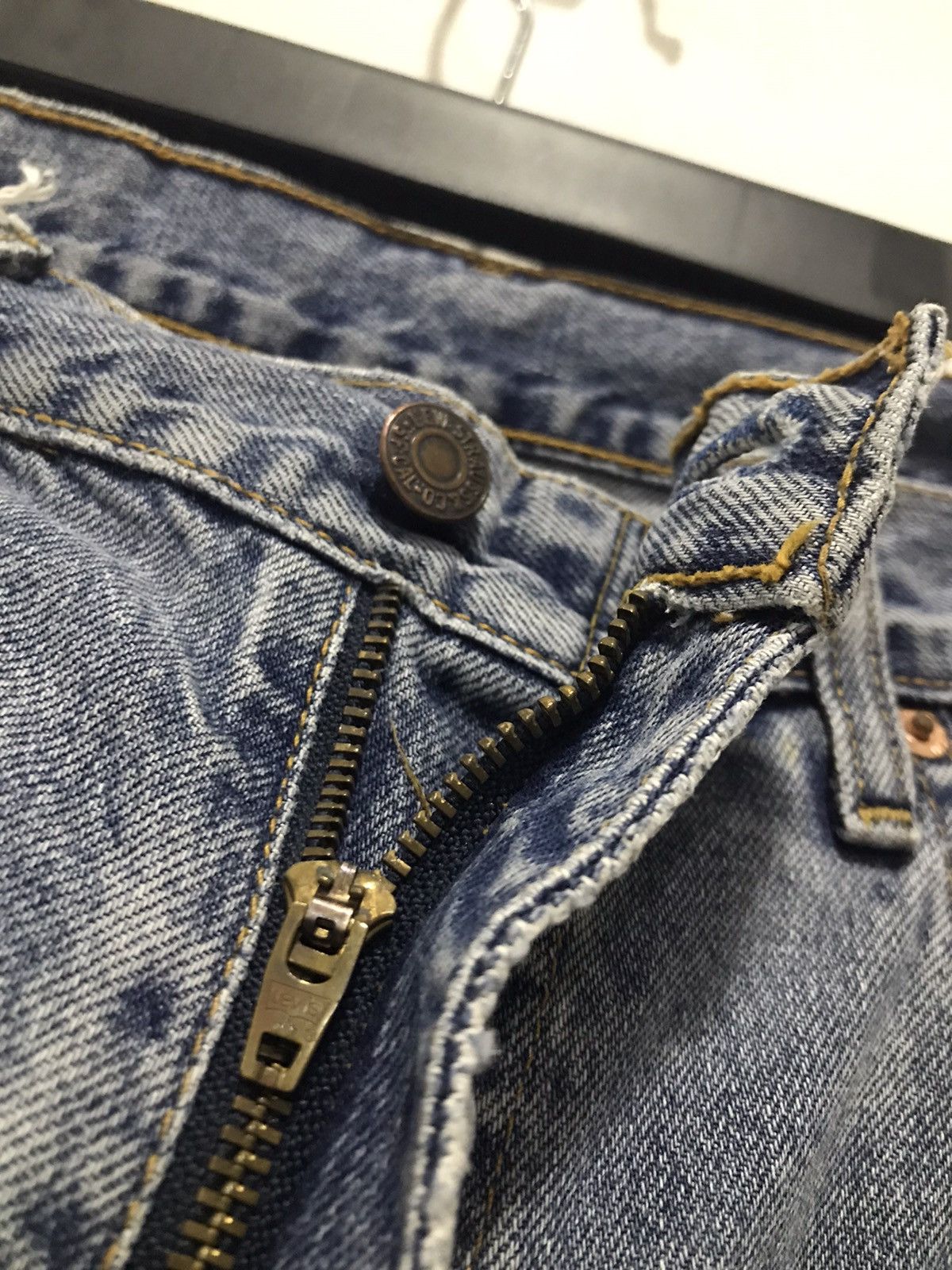 Levi's Vintage Levis Distressed Denim jeans pants Size US 32 / EU 48 - 11 Thumbnail