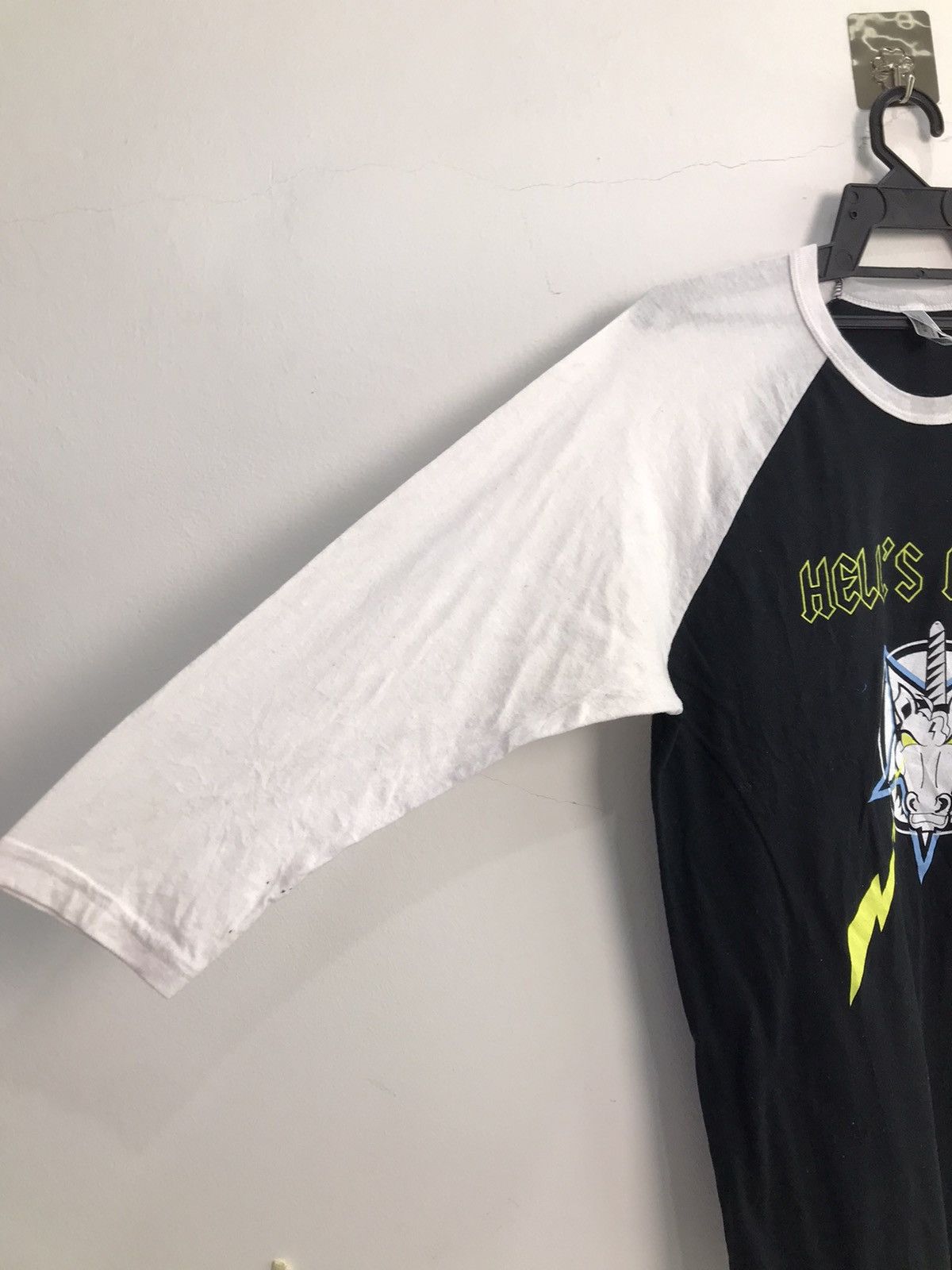AC/DC Hell’s Belles AC/DC Lady’s Band raglan tshirt Size US M / EU 48-50 / 2 - 14 Thumbnail