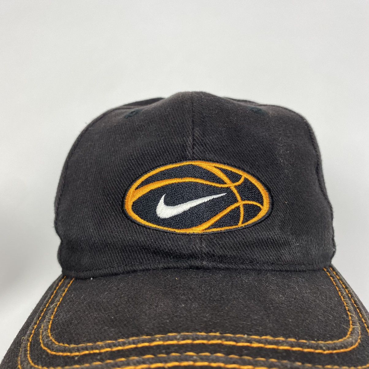 Nike 1990’s Vintage Sun Faded Nike Basketball Logo Snap Back Cap Size ONE SIZE - 6 Thumbnail
