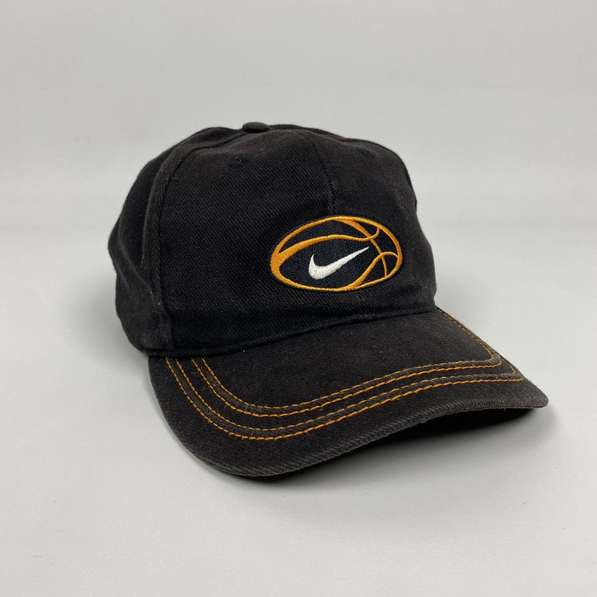 Nike 1990’s Vintage Sun Faded Nike Basketball Logo Snap Back Cap Size ONE SIZE - 4 Thumbnail