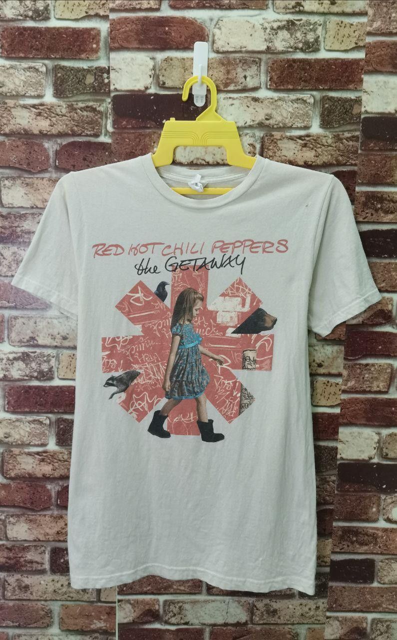 Band Tees Vintage Red Hot Chili Papers Rock Band T-Shirt Size US M / EU 48-50 / 2 - 1 Thumbnail