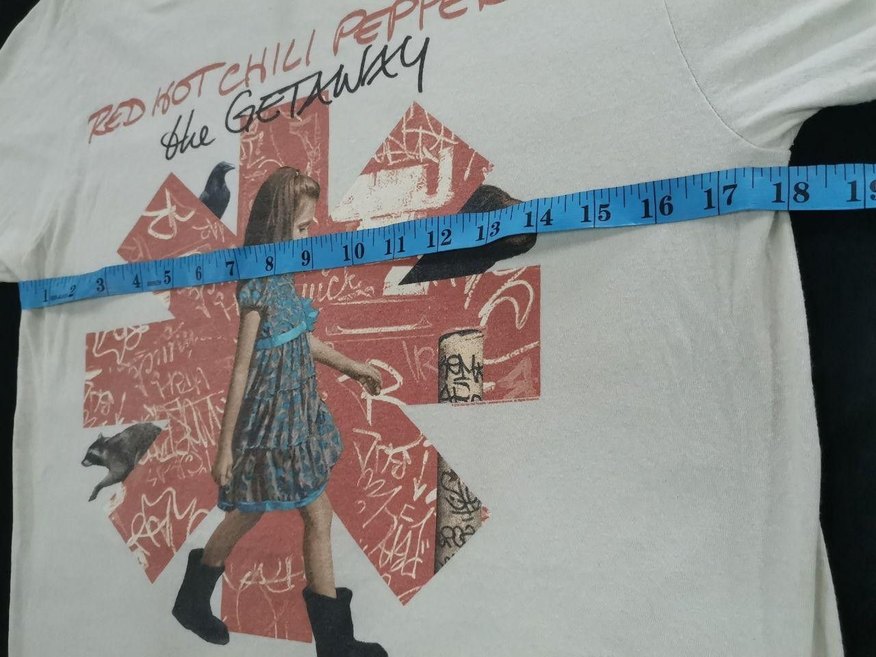 Band Tees Vintage Red Hot Chili Papers Rock Band T-Shirt Size US M / EU 48-50 / 2 - 4 Thumbnail