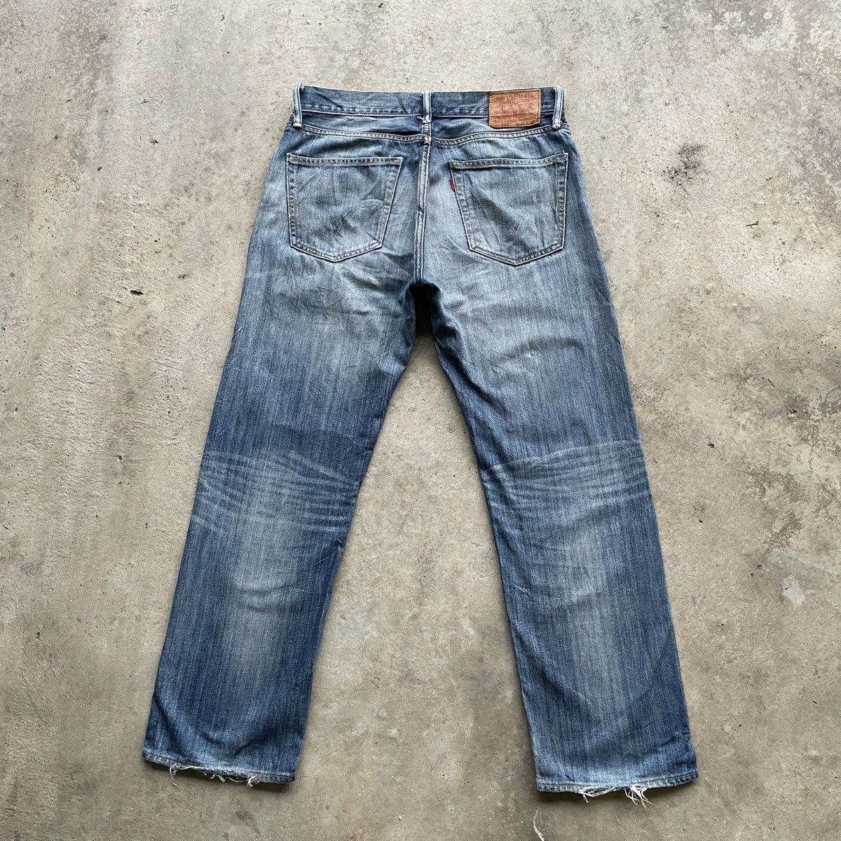 Levi's Vintage Clothing Vintage Levi’s 505 Distressed Faded Denim Jeans Pants W32 Size US 32 / EU 48 - 12 Thumbnail