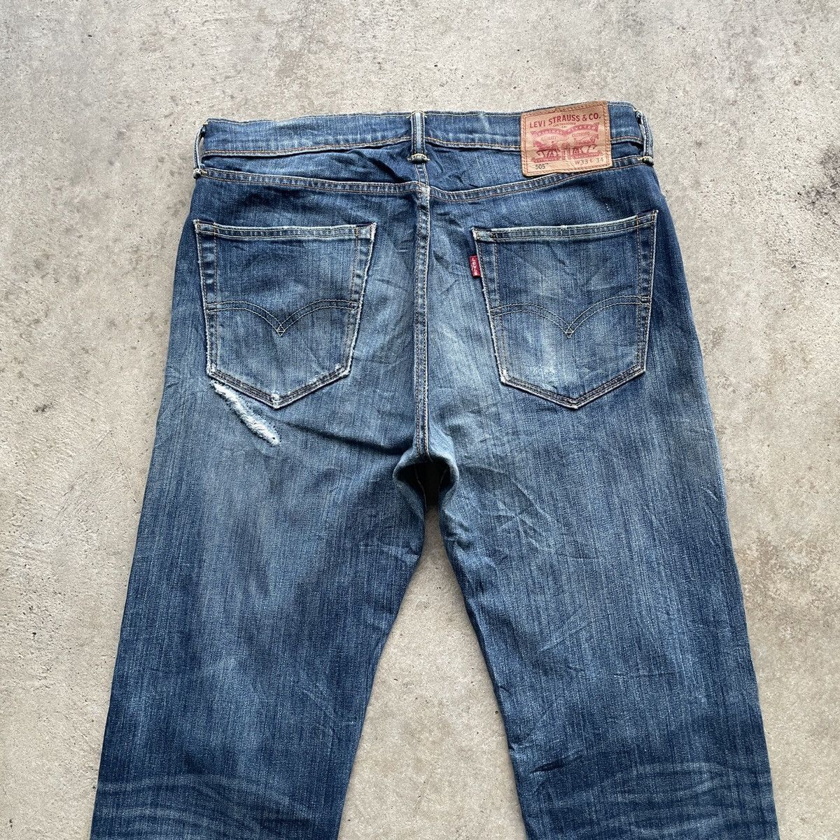 Levi's Vintage Clothing Vintage Levi’s 505 Distressed Faded Denim Jeans Pants W33 Size US 33 - 13 Thumbnail