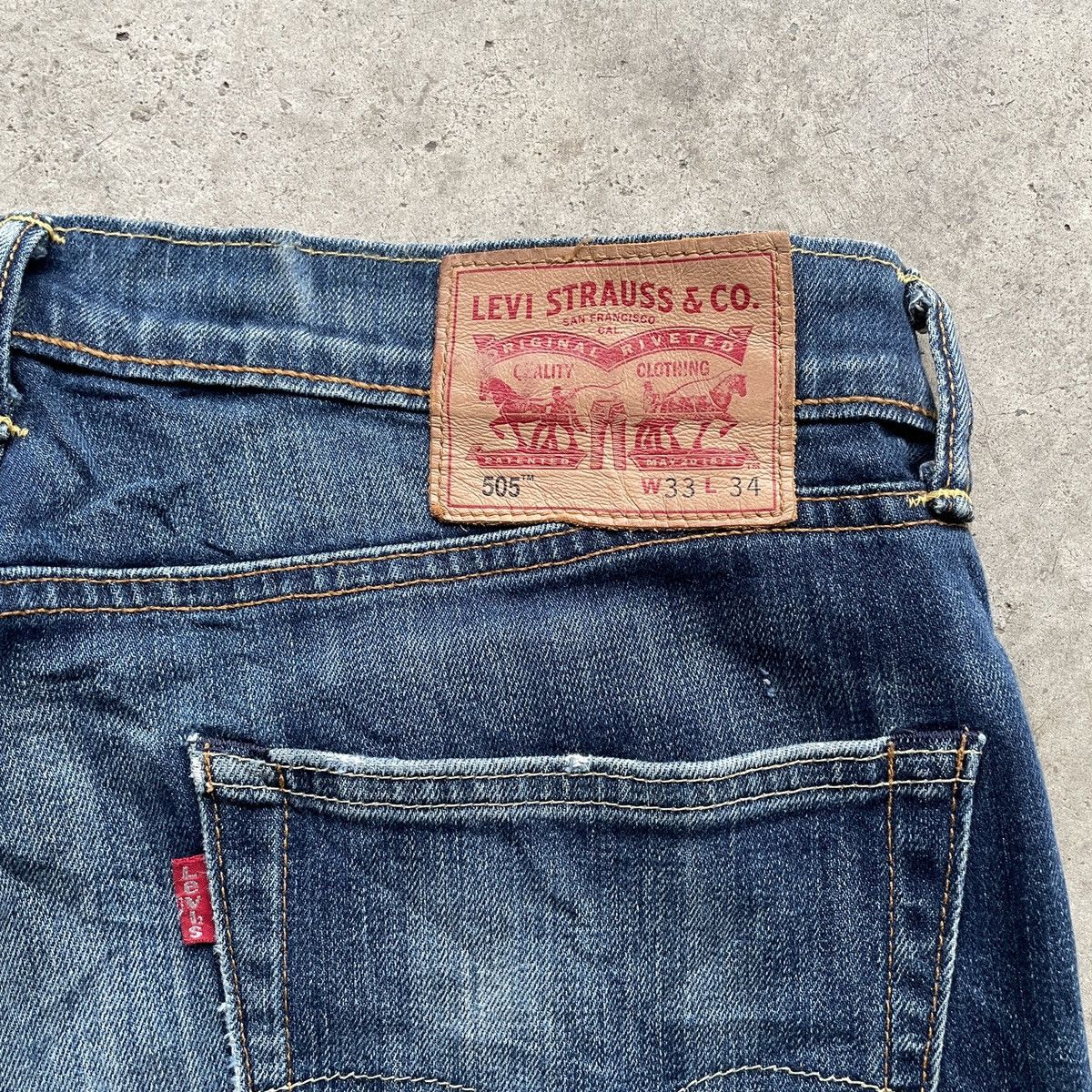 Levi's Vintage Clothing Vintage Levi’s 505 Distressed Faded Denim Jeans Pants W33 Size US 33 - 11 Thumbnail
