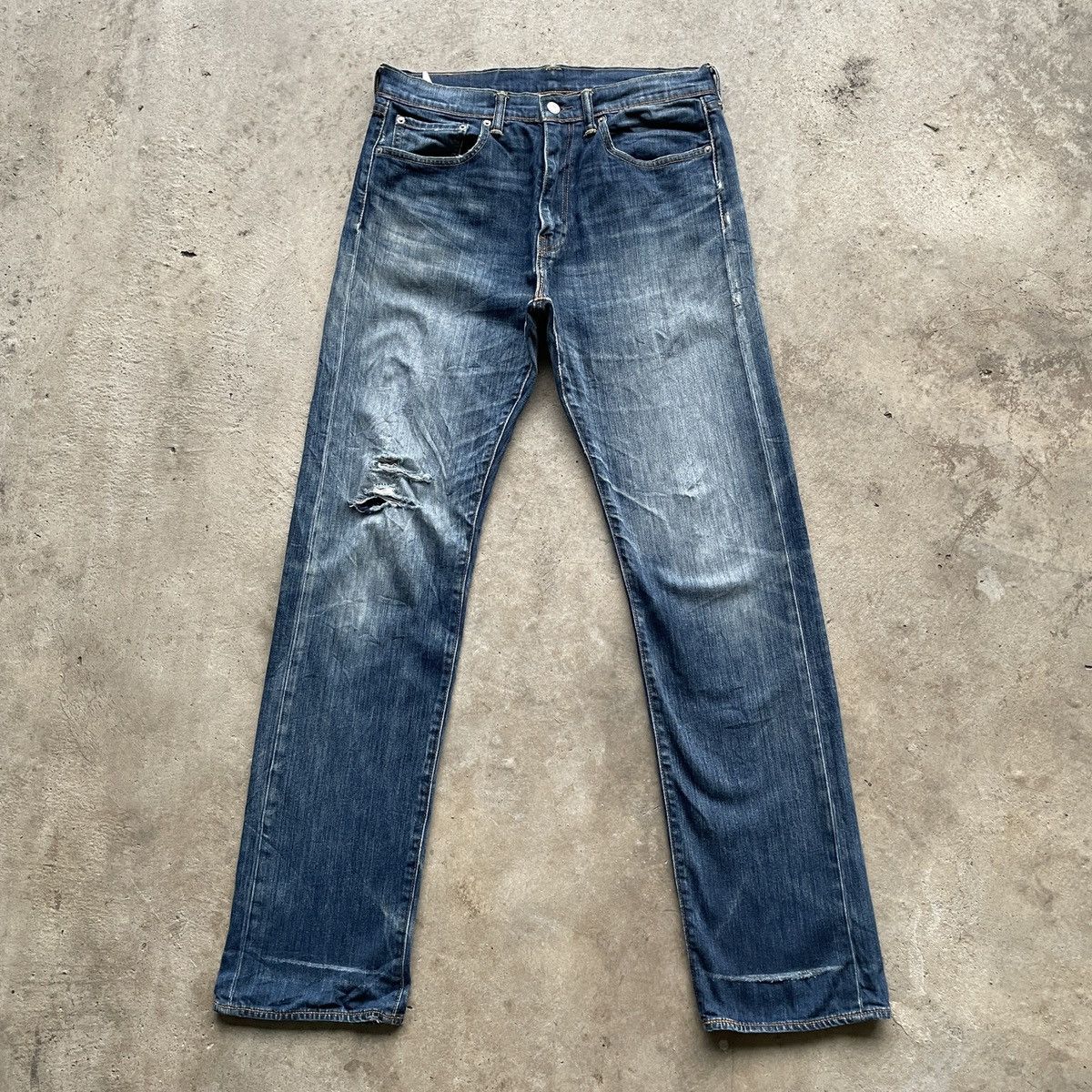image of Distressed Denim x Jean Vintage Levi’S 505 Distressed Faded Denim Jeans Pants W33 in Blue Faded
