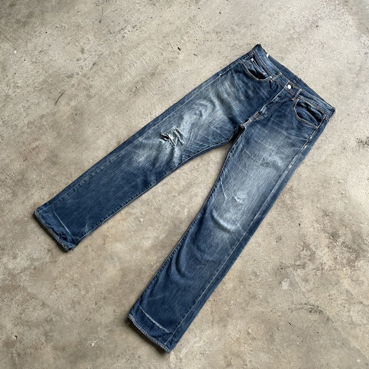 Levi's Vintage Clothing Vintage Levi’s 505 Distressed Faded Denim Jeans Pants W33 Size US 33 - 2 Thumbnail