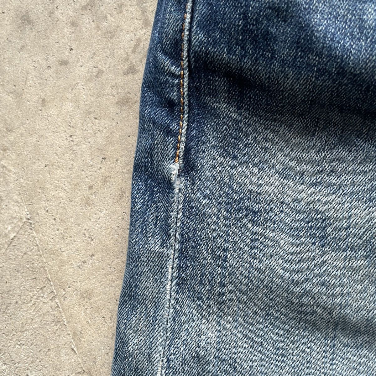 Levi's Vintage Clothing Vintage Levi’s 505 Distressed Faded Denim Jeans Pants W33 Size US 33 - 9 Thumbnail