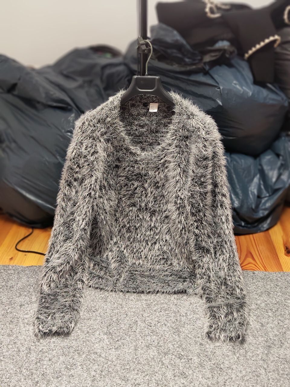 Japanese Brand Vintage 90's Japanese Gray Mohair Style Fuzzy Sweater Hype Size M / US 6-8 / IT 42-44 - 19 Thumbnail