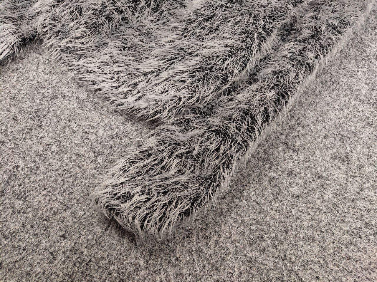 Japanese Brand Vintage 90's Japanese Gray Mohair Style Fuzzy Sweater Hype Size M / US 6-8 / IT 42-44 - 5 Thumbnail