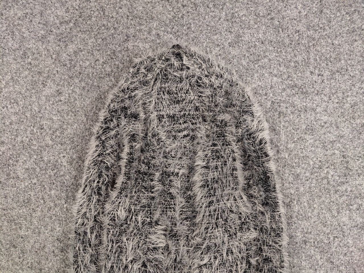Japanese Brand Vintage 90's Japanese Gray Mohair Style Fuzzy Sweater Hype Size M / US 6-8 / IT 42-44 - 8 Thumbnail
