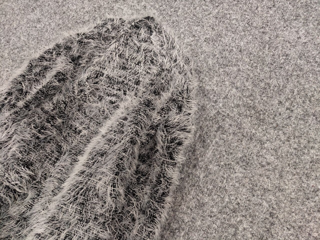 Japanese Brand Vintage 90's Japanese Gray Mohair Style Fuzzy Sweater Hype Size M / US 6-8 / IT 42-44 - 4 Thumbnail