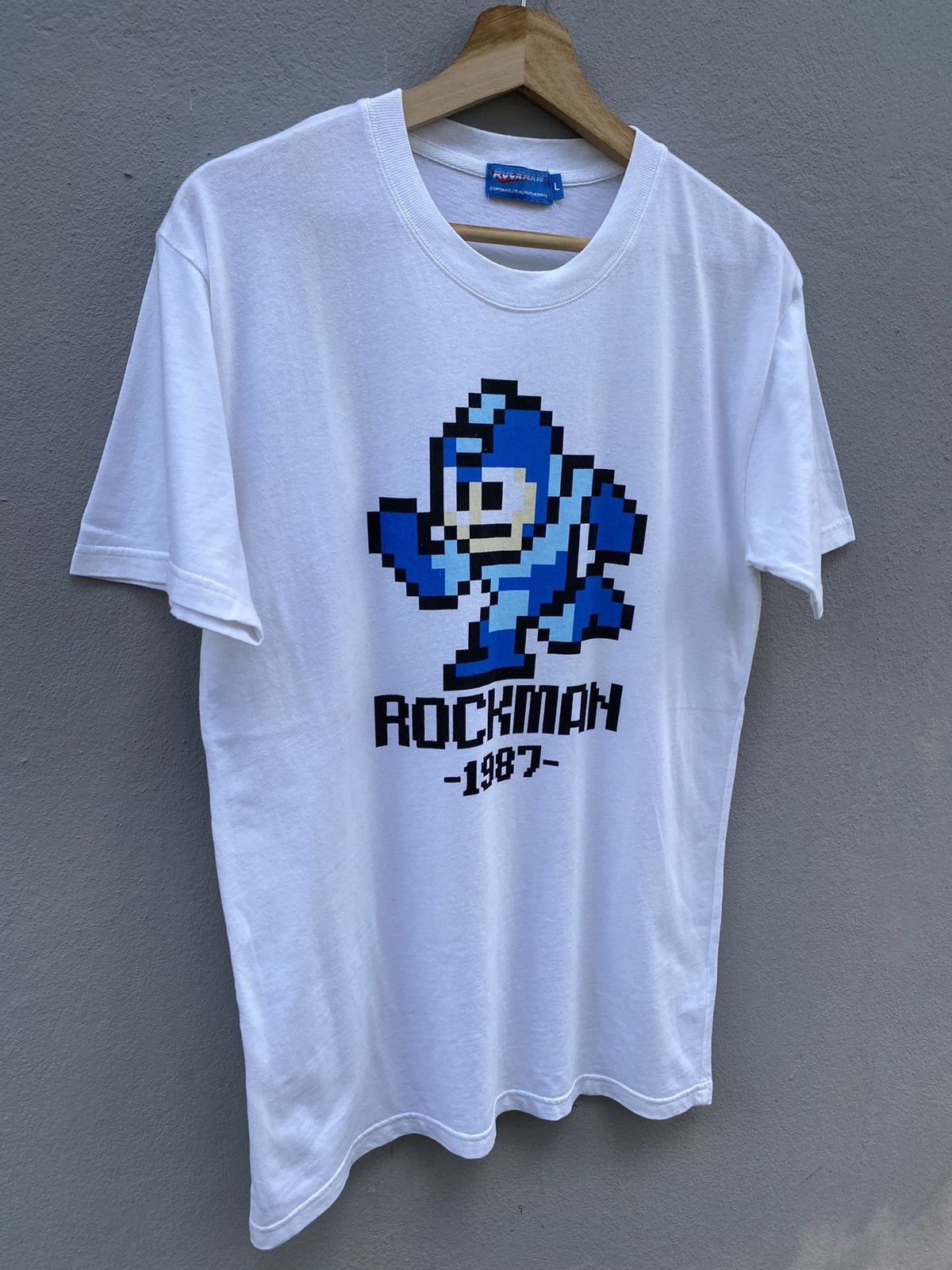 Japanese Brand 💥Vintage 80s-90s CAPCOM “ROCKMAN” Games Rare Graphic Tees Size US L / EU 52-54 / 3 - 2 Thumbnail
