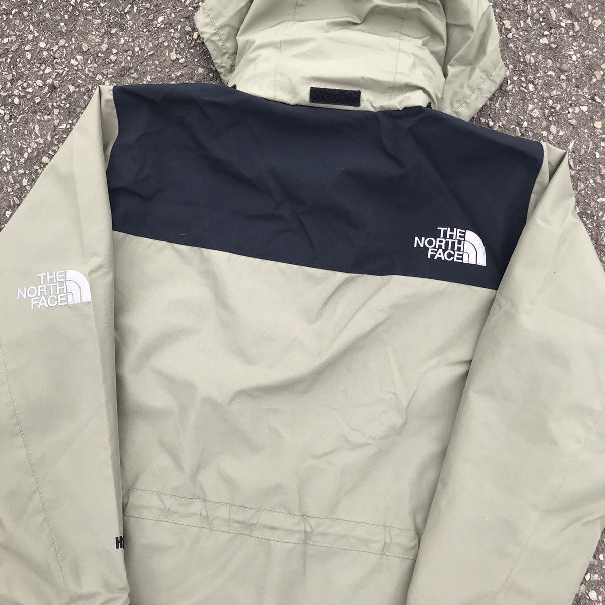 The North Face × Vintage Vintage 90s The North Face HydroSeal shell jacket Olive sz M Size US M / EU 48-50 / 2 - 8 Thumbnail