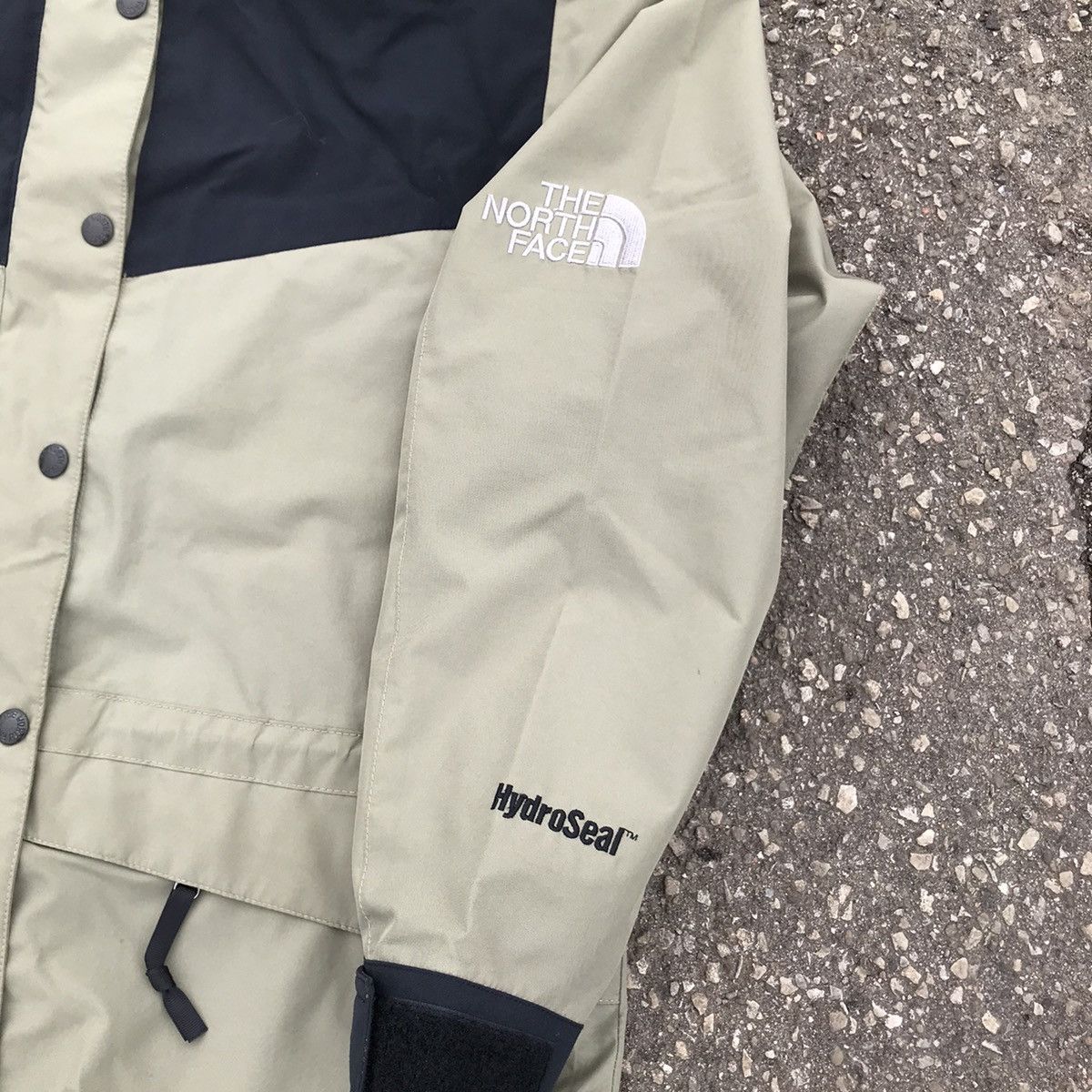 The North Face × Vintage Vintage 90s The North Face HydroSeal shell jacket Olive sz M Size US M / EU 48-50 / 2 - 2 Thumbnail