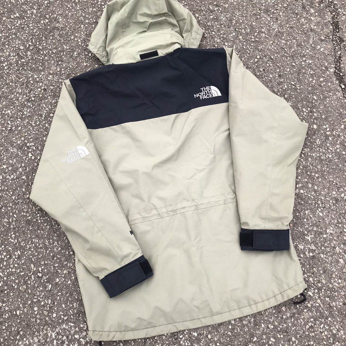 The North Face × Vintage Vintage 90s The North Face HydroSeal shell jacket Olive sz M Size US M / EU 48-50 / 2 - 7 Thumbnail