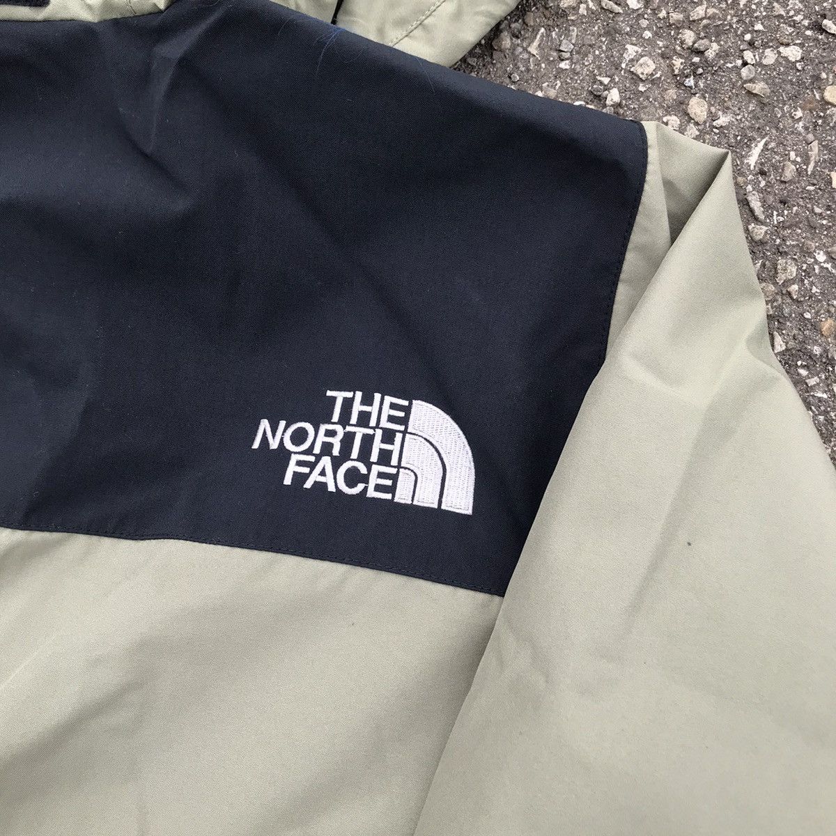 The North Face × Vintage Vintage 90s The North Face HydroSeal shell jacket Olive sz M Size US M / EU 48-50 / 2 - 10 Thumbnail