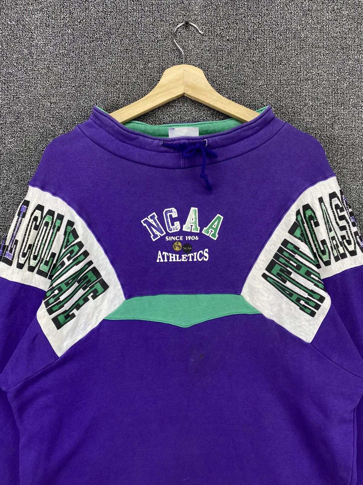Descente Vintage Ncaa Athletics Collegiate By Descente Sweatshirts Size US M / EU 48-50 / 2 - 5 Thumbnail