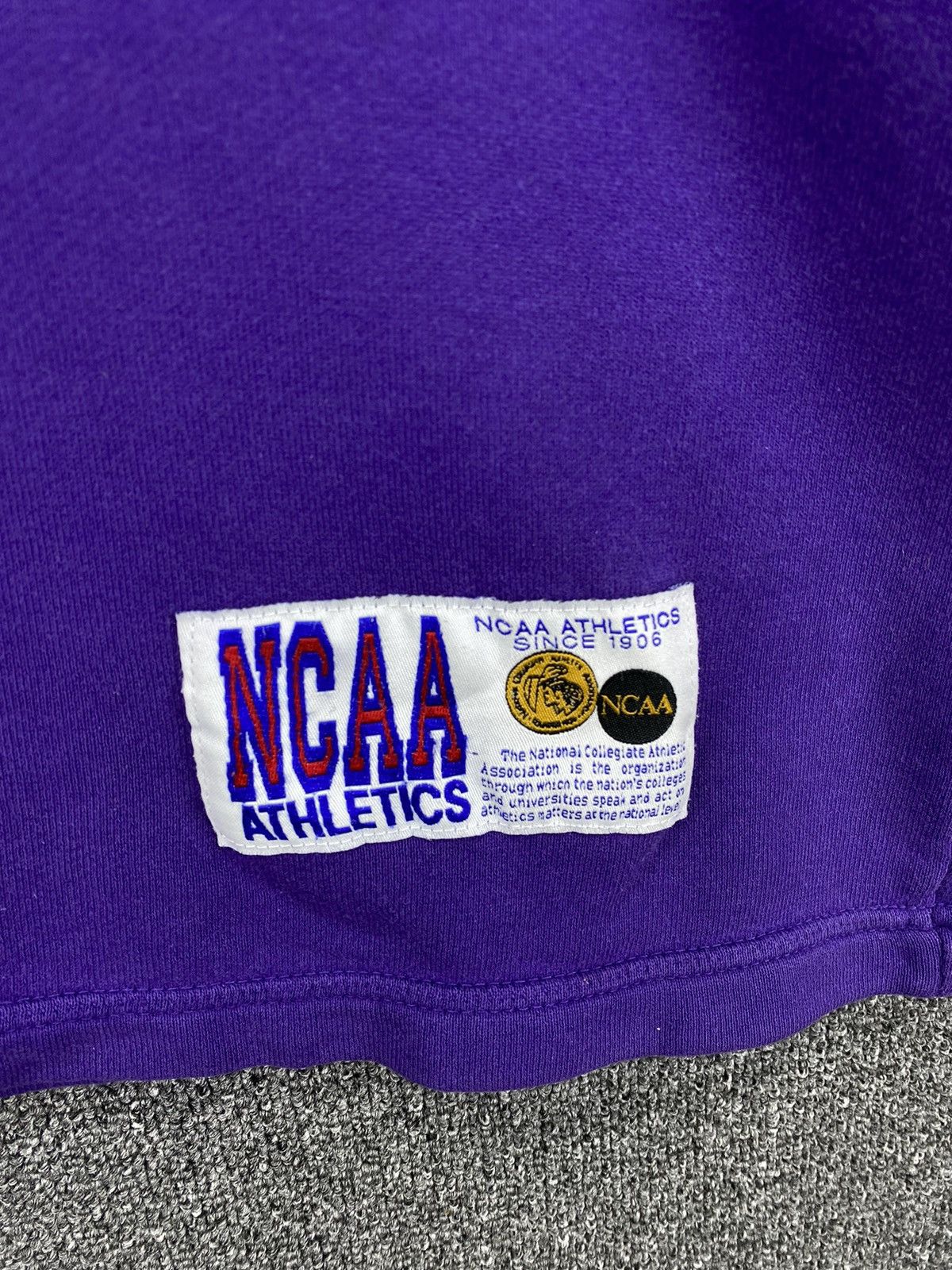 Descente Vintage Ncaa Athletics Collegiate By Descente Sweatshirts Size US M / EU 48-50 / 2 - 6 Thumbnail