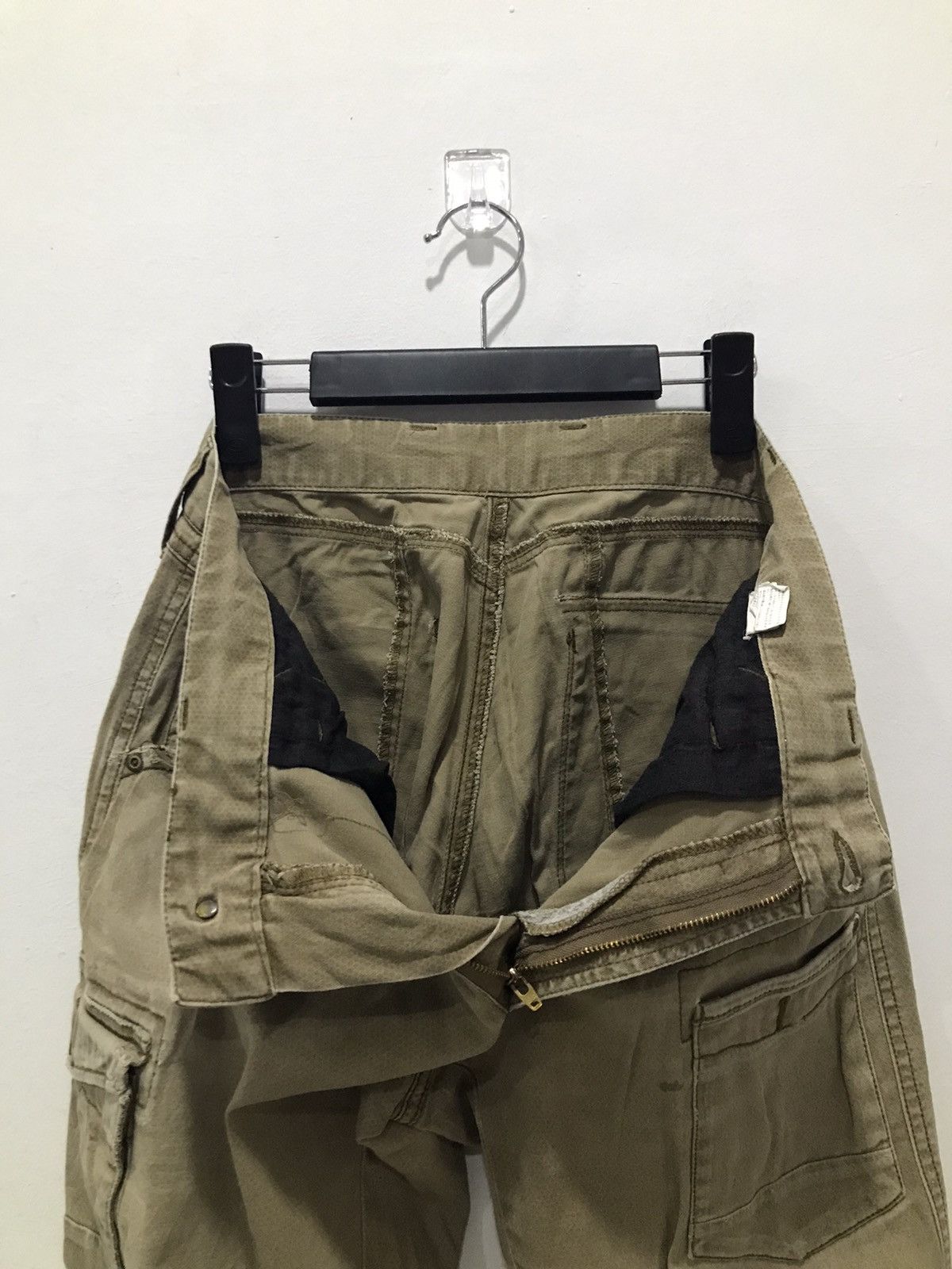 Japanese Brand IZ7250 Faded distressed Cargo Multipocket pants Size US 30 / EU 46 - 21 Thumbnail