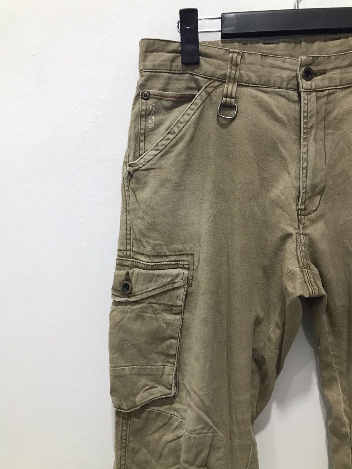 Japanese Brand IZ7250 Faded distressed Cargo Multipocket pants Size US 30 / EU 46 - 10 Thumbnail