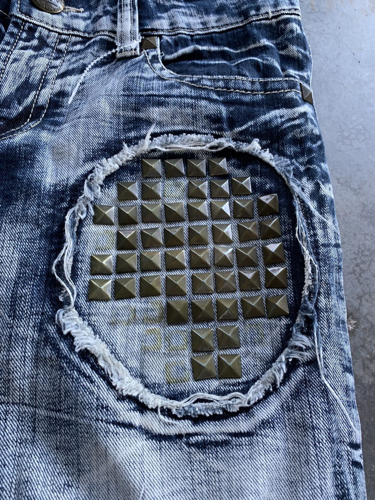 Japanese Brand × Seditionaries JapaneseBrand Skybomber Distressed Studded Skinny Fit Denim Size US 29 - 4 Thumbnail