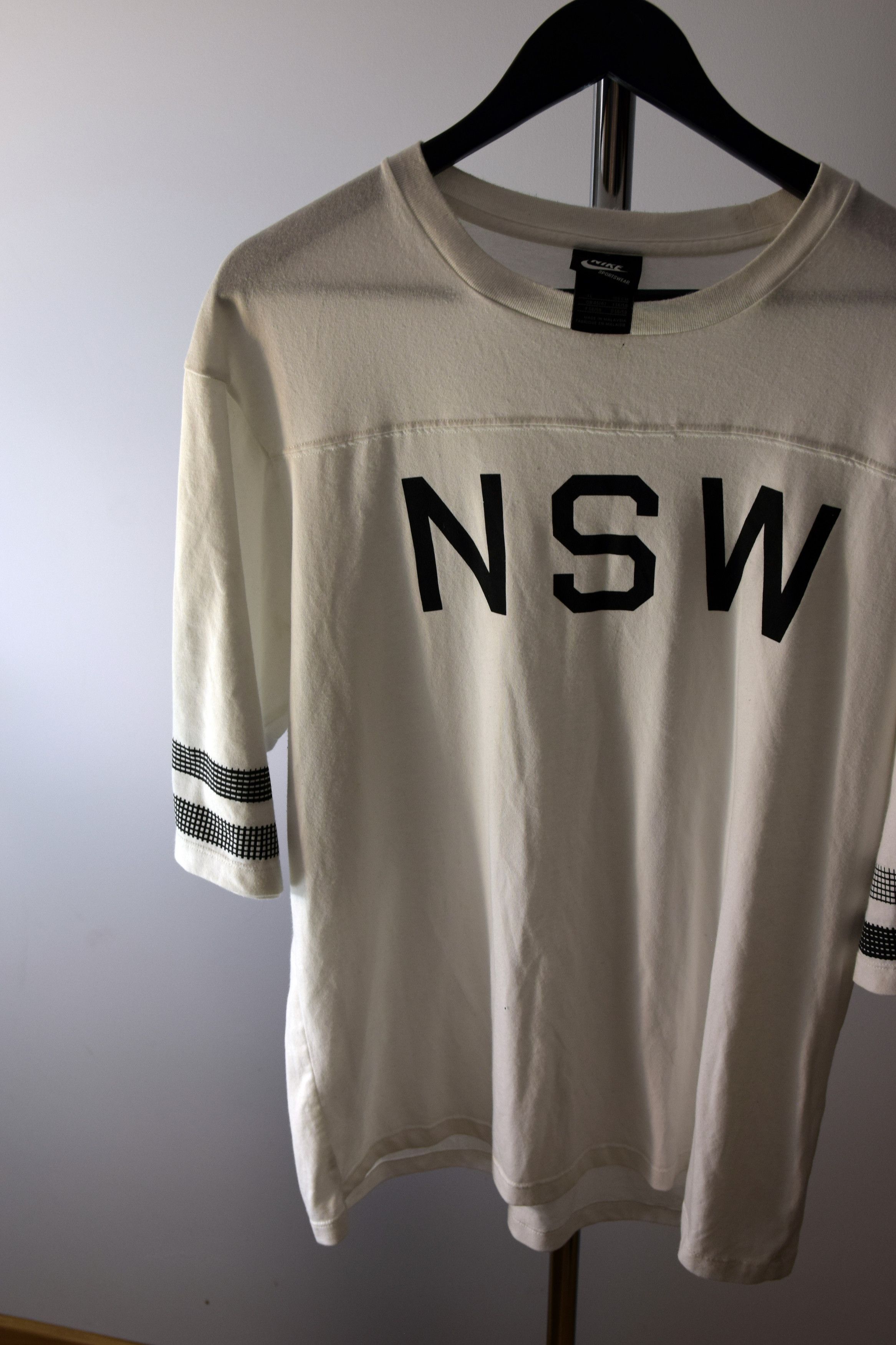 Nike Nike NSW Patch Tech T-shirt NIKE ACG SPORTSWEAR Size US XL / EU 56 / 4 - 4 Thumbnail