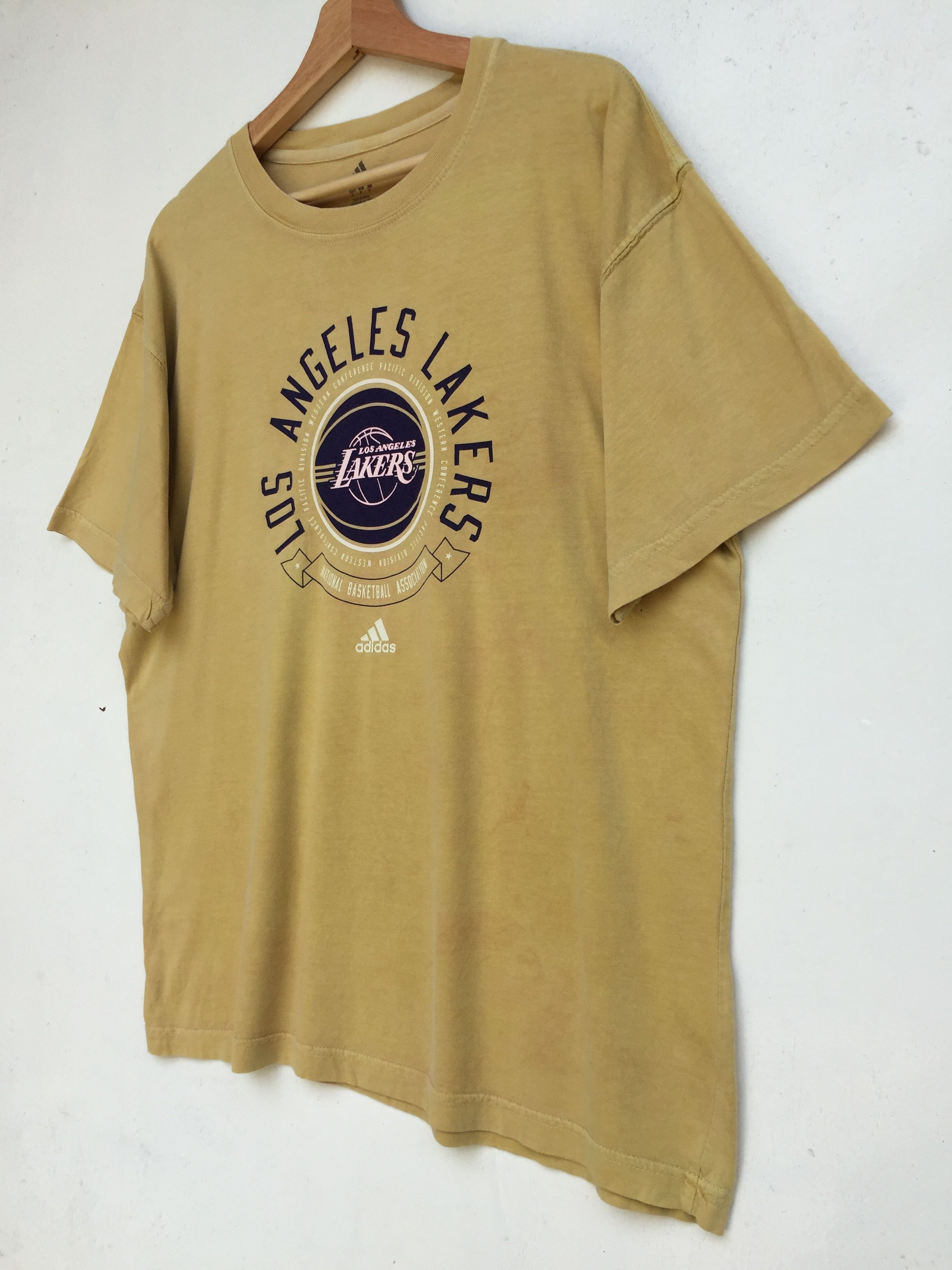 Adidas Vintage Adidas L.A Lakers NBA T shirt Size US L / EU 52-54 / 3 - 3 Thumbnail