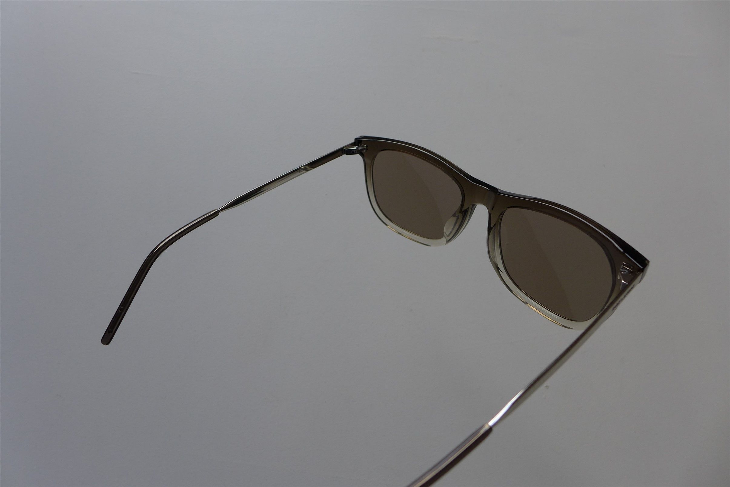 Saint Laurent Paris Saint Laurent SL509 Sunglasses - Clear & Grey Acetate Size ONE SIZE - 17 Thumbnail