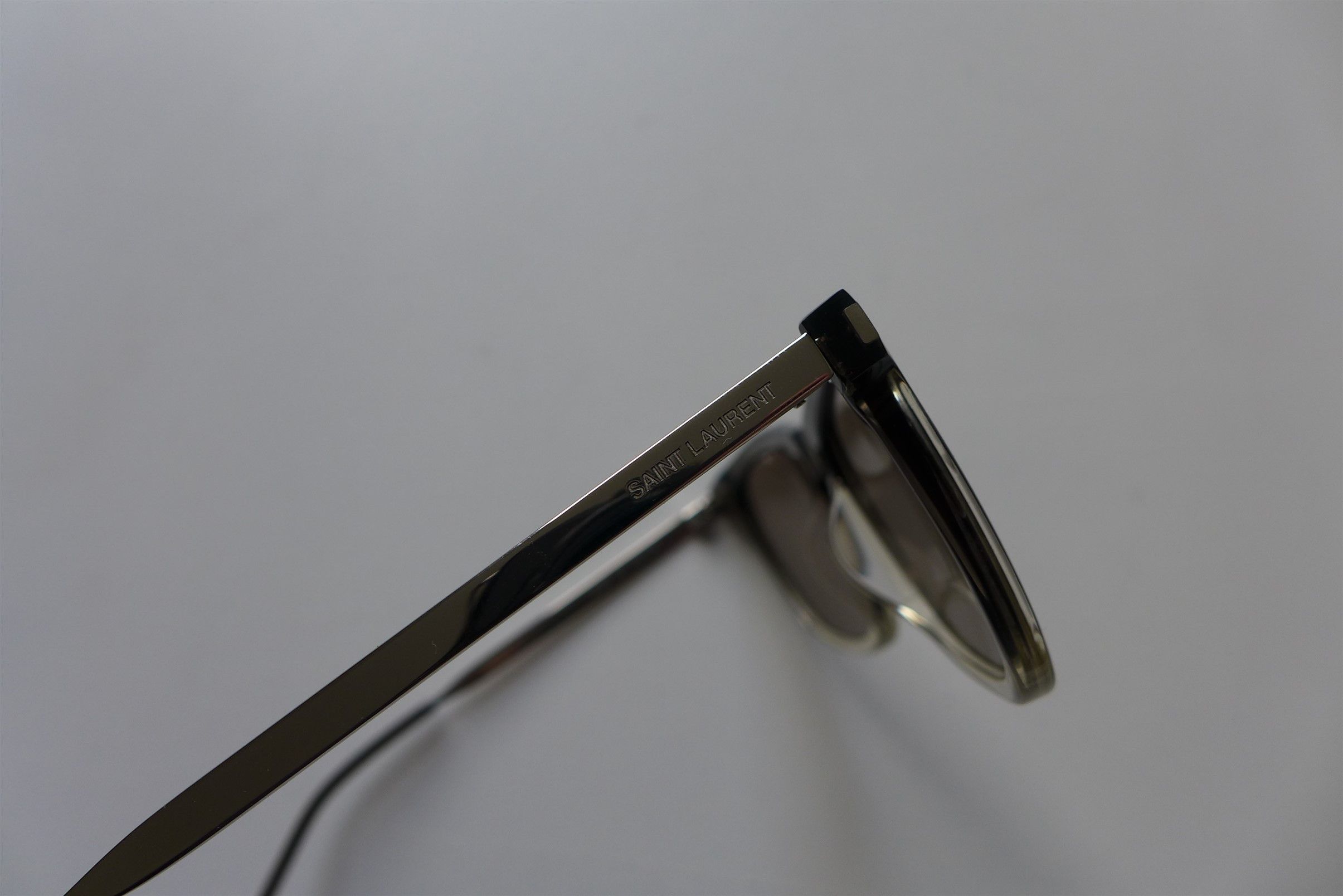 Saint Laurent Paris Saint Laurent SL509 Sunglasses - Clear & Grey Acetate Size ONE SIZE - 12 Thumbnail