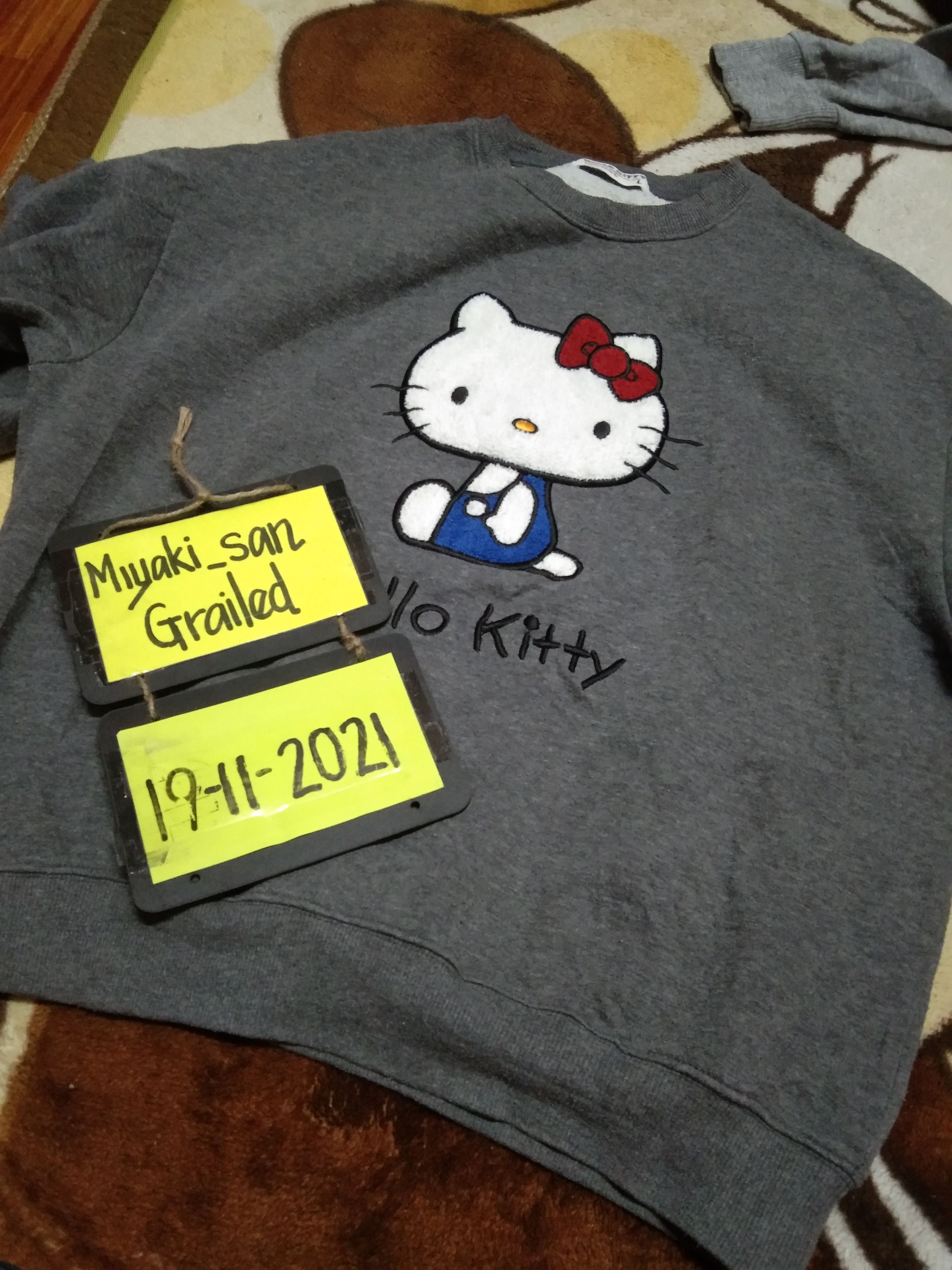 Cartoon Network 🔥NEW YEAR DEALS🔥 HELLO KITTY SWEATSHIRT BIG LOGO Size US L / EU 52-54 / 3 - 3 Thumbnail