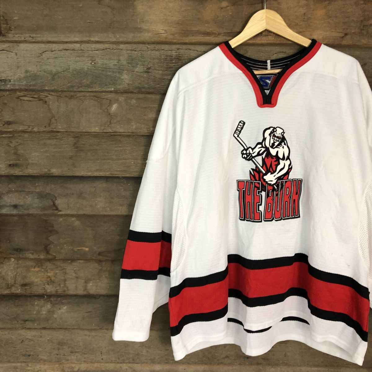 Japanese Brand The Burn devil ice skating White Jersey #3135 Size US XXL / EU 58 / 5 - 7 Thumbnail