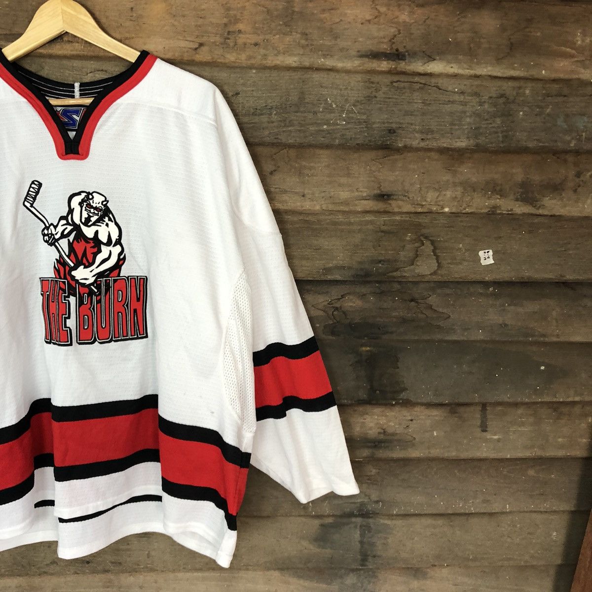Japanese Brand The Burn devil ice skating White Jersey #3135 Size US XXL / EU 58 / 5 - 5 Thumbnail