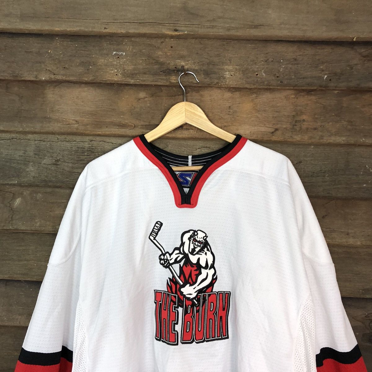 Japanese Brand The Burn devil ice skating White Jersey #3135 Size US XXL / EU 58 / 5 - 2 Thumbnail