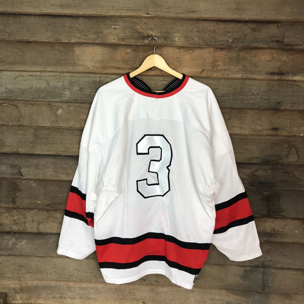 Japanese Brand The Burn devil ice skating White Jersey #3135 Size US XXL / EU 58 / 5 - 16 Thumbnail